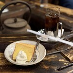 物豆奇 - シフォンケーキ＋アイスコーヒー