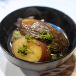 うを徳 - 2026.4 花山椒揚げ出し（室蘭産ミンク鯨さえずり、泉州水茄子、五郎島金時、山形産タラの芽）