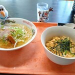あつし亭 - 料理写真:あつしラーメンとミニ玉丼　　700円