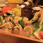 福寿荘別館　はいふう - 2012年12月　お造り
      伊勢海老、横輪鮪、真珠貝昆布〆、本日の地魚２種。
      今回は縞鰺と間八を選びました。
      