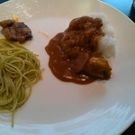 ノーザンテラスダイナー - ほうれん草のパスタ、カレー