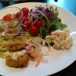 ノーザンテラスダイナー - 帆立のパン粉焼きとサラダ