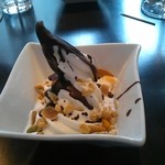 ノーザンテラスダイナー - ソフトクリームとチョコ、ナッツ