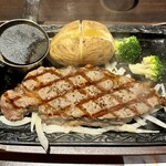 ステーキガスト - 料理写真: