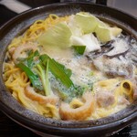 喫茶＆お食事処 がろ～ - 鍋焼きラーメン（ニンニクホルモン）