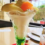チェリー - フルーツパフェ(1,050円)