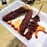 肉の伊藤重 - 串カツ(味噌)と土手(各120円)