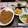 パーラーレストラン モモヤ - 日替りランチの牛すじカレーと謎フライ（1000円）
