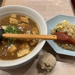 北海らーめん 喜龍 - マーボー麺とチャーハンセット。