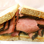 KATZ'S DELICATESSEN - 拡大