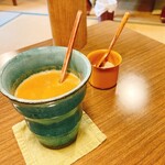 げしとうじ - ホットチャイにきび砂糖