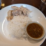タイかぶれ食堂 - ハーフサイズのカオマンガイ