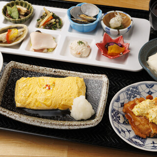 『京地玉子の鉄板とろだし巻き』おばんざいプレート新登場！