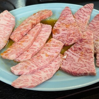 精肉・焼肉 とよおか - 料理写真:(撮り忘れていて、少し触った後の写真)