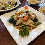 香港亭 - イカの炒め物