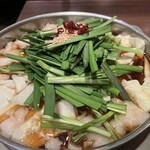 博多名物 もつ鍋 笑楽 - 