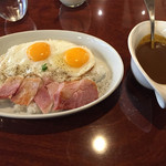 厚切りベーコンエッグカレー