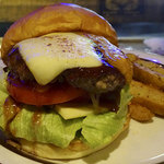 BELLOWS BURGER - クアトロチーズバーガー1380円