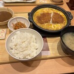 やよい軒 - 料理写真:ロースかつとじ定食