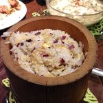 心龍 - 心龍炒飯。　右奥が噂の白麻婆。