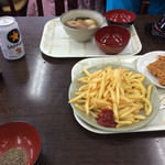 野麦峠スキー場 センターハウスレストラン - ＼(^o^)／フライドポテト¥300＼(^o^)／
スキーヤー思いの大容量‼︎