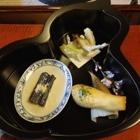 うかい鳥山 - 2013年3月　筍木の芽焼き　蕨胡麻浸し　稚鮎白仙揚　ひろっこ天ぷら