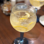 魚とワインはなたれThe Fishand Oysters - 