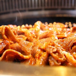【全品自家製】5種のフルーツで熟成！体に優しい絶品豚肉料理