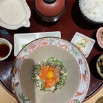 和ごはん とろろ屋 - サーモンとねばねば膳1,880円