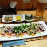 松竹 - 初かつお塩タタキ＆お通し。最近は初鰹と言ってもしっかりと脂感のあるモノに出会えますね。