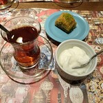 ジェイハン - 家庭料理セットとアダナはトルコアイス　ミックスケバブセットはバクラバが付いてる