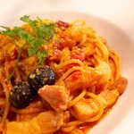 ドゥー・クルール - 豚肉の甘さとまろやかさを、トマトが引き締め、さっぱりと頂ける