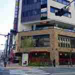 炭火焼肉 なかはら - 目の前の信号が青になったのを見計らってGEMS市ヶ谷側に移動し