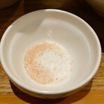 鶏と鮪節 麺屋勝時 - ヒマラヤ岩塩