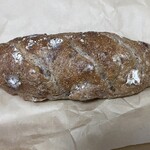 コクリコ ルージュ - 料理写真:クランベリーと胡桃のカンパーニュ