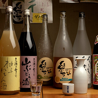 ビールや果実酒、カクテルなど多彩なドリンクをお手頃価格で提供