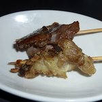 立ち呑み クック オッソ オッセョ! - 串（バラミスジ、牛ハツモト）