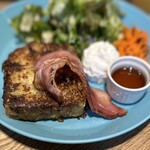 ベーカリー&カフェ 沢村 - 料理写真:レーズンブレッドのフレンチトーストプレート