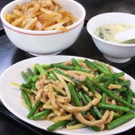 珍来飯店 新曽店 - 「にんにくの芽と豚肉の炒めたのと味噌豚丼のセット」