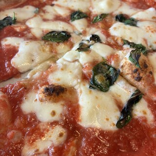 ピッツェリア ジンガラ - 料理写真:ピザのチーズが素敵！