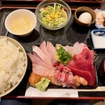 お食事 延仁 - 料理写真:海鮮刺定食　1750円 ライス少し多め