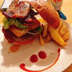 ズートンズ - アボカドベーコンチーズバーガー　1,690円