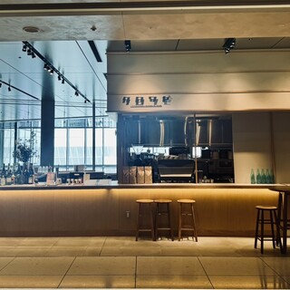 CAFE & BAR CROISEE_2