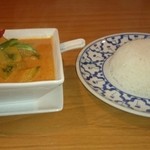 プロォーイ タイ料理 - レッドカレーとタイ米のライス