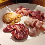 焼肉ホルモンさっちゃん家 - 豚ホルモンおかませ5点盛り(1,280円)