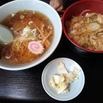 ランブル - サービスセット(半ラーメン・焼き肉丼)