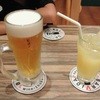 バルグラン - ドリンク写真:ビールとジュースで乾杯