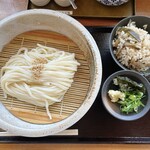 饂飩 梵蔵 - ざるうどん+とりごぼう飯セット、真上から！