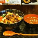 Sumibiyakiniku Nakamuraya - 2015.3 焼鳥丼（590円）