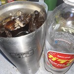 セイコーマート - ガラナ コップに移した